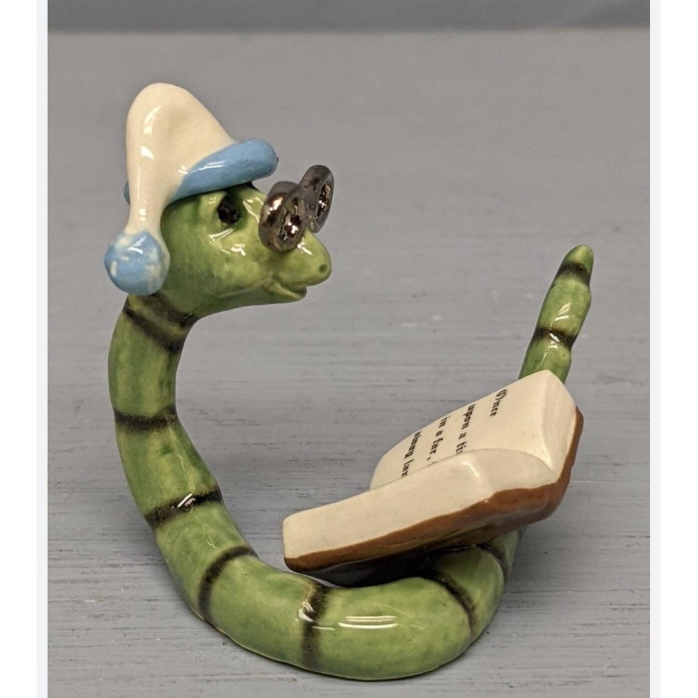 HTF Hagen Renaker Bookworm